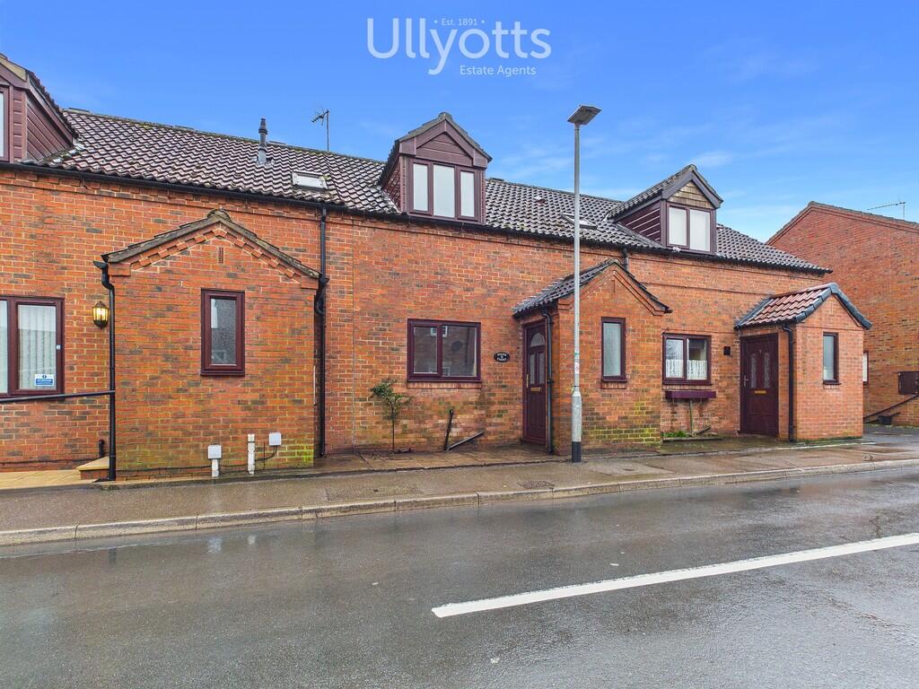 2 bed Mid Terraced House for rent in Brandesburton. From Ullyotts - Driffield 2 bed Mid Terraced House for rent in Brandesburton. From Ullyotts - Driffield