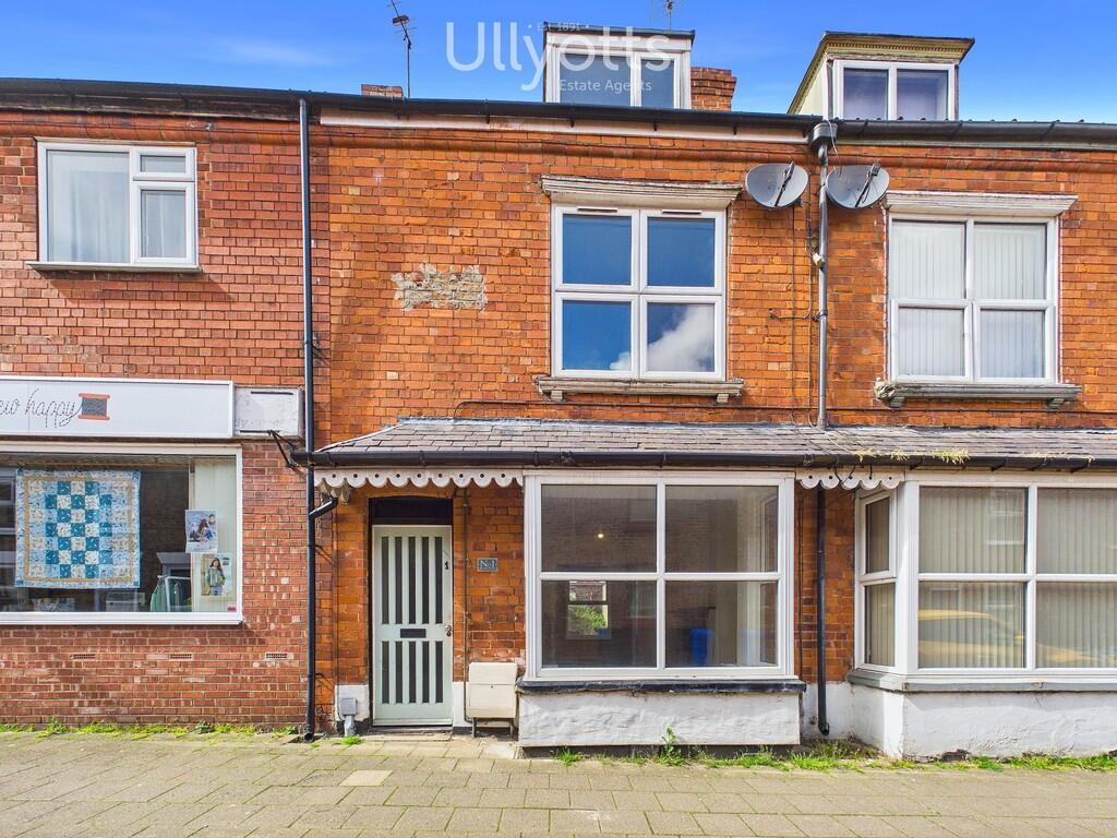 3 bed Mid Terraced House for rent in Driffield. From Ullyotts - Driffield