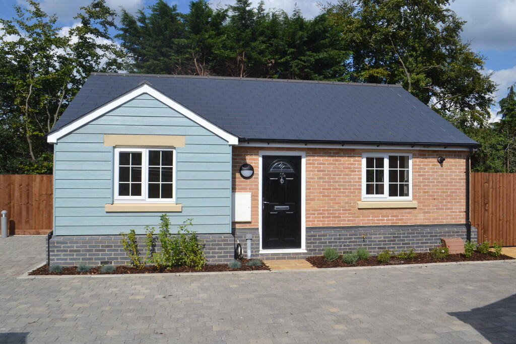 2 bed Detached bungalow for rent in Grantchester. From Vincent Shaw - Cambridge