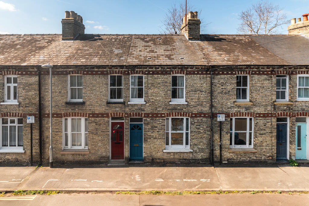 2 bed Mid Terraced House for rent in Cambridge. From Vincent Shaw - Cambridge 2 bed Mid Terraced House for rent in Cambridge. From Vincent Shaw - Cambridge