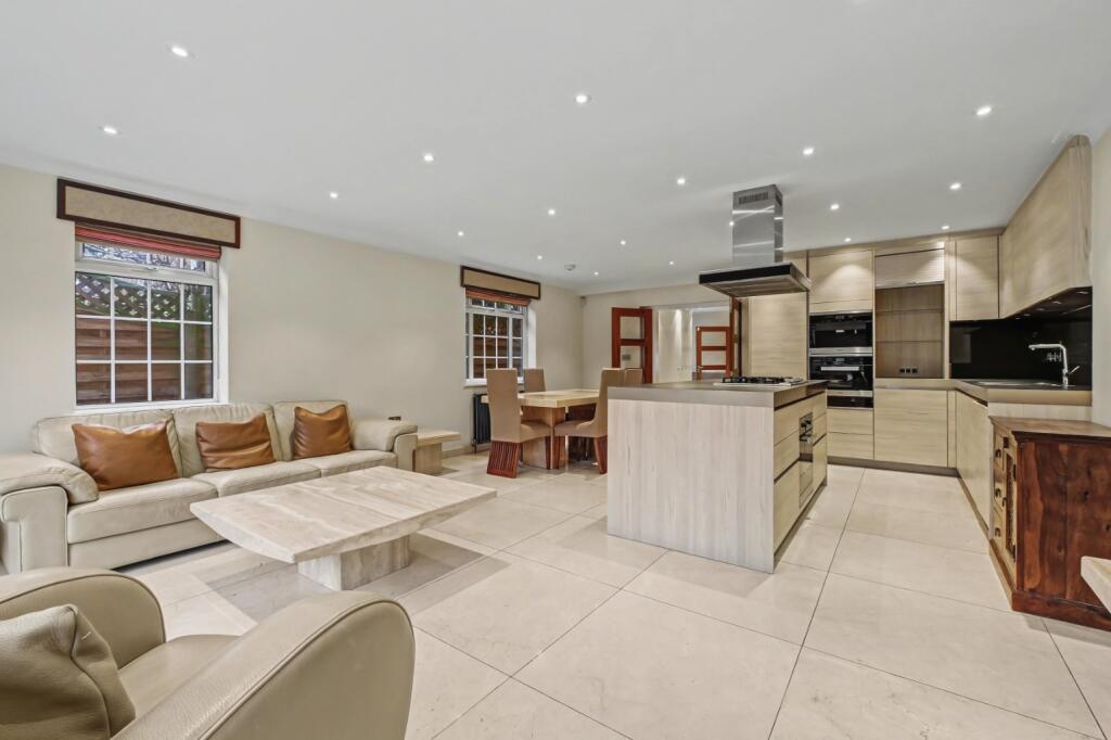 5 bed Semi Detached for rent in London. From Vita Properties - London