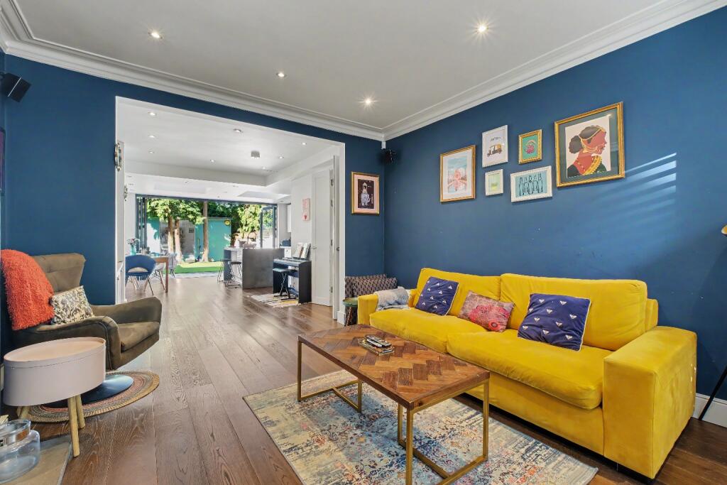4 bed Mid Terraced House for rent in Willesden. From Vita Properties - London