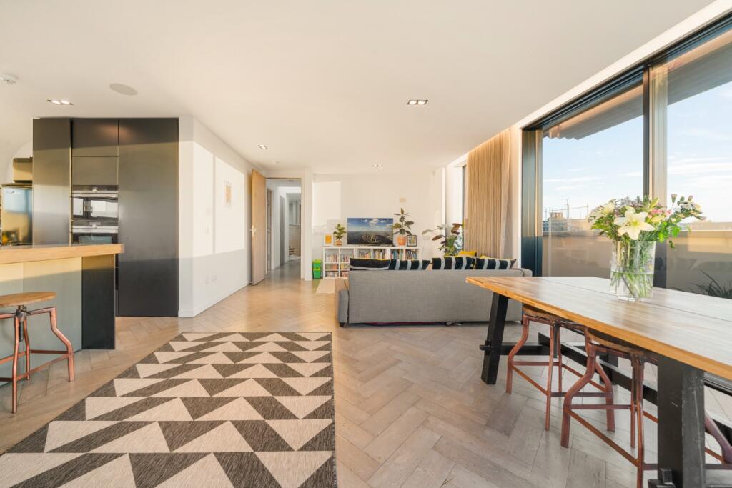 2 bed Penthouse for rent in Paddington. From Vita Properties - London