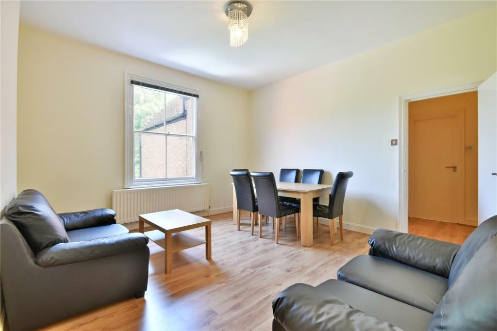 2 bed Flat for rent in London. From Warwick Estate Agents