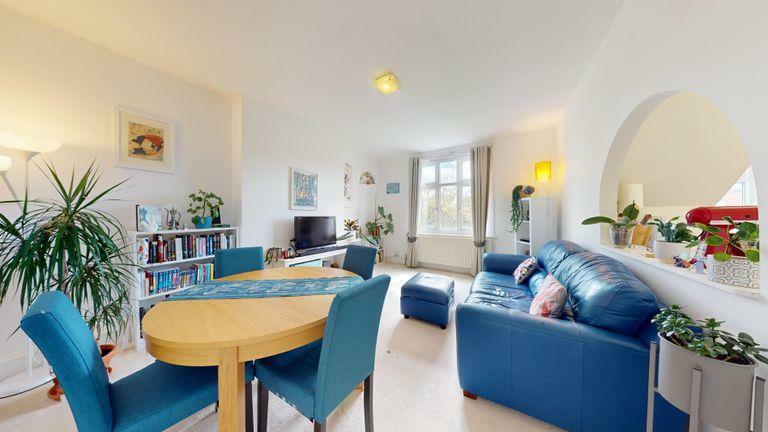 1 bed Flat for rent in London. From Warwick Estate Agents