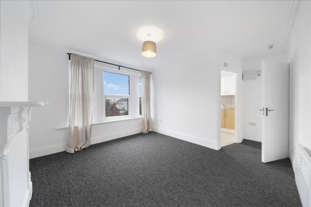 1 bed 1st Floor Flat for rent in London. From Warwick Estate Agents - London