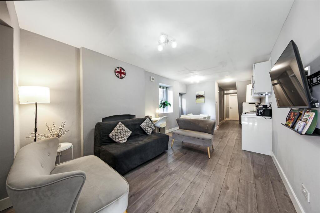 2 bed 1st Floor Flat for rent in Willesden. From Warwick Estate Agents - London 2 bed 1st Floor Flat for rent in Willesden. From Warwick Estate Agents - London