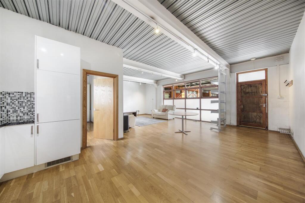 2 bed 1st Floor Flat for rent in Willesden. From Warwick Estate Agents - London