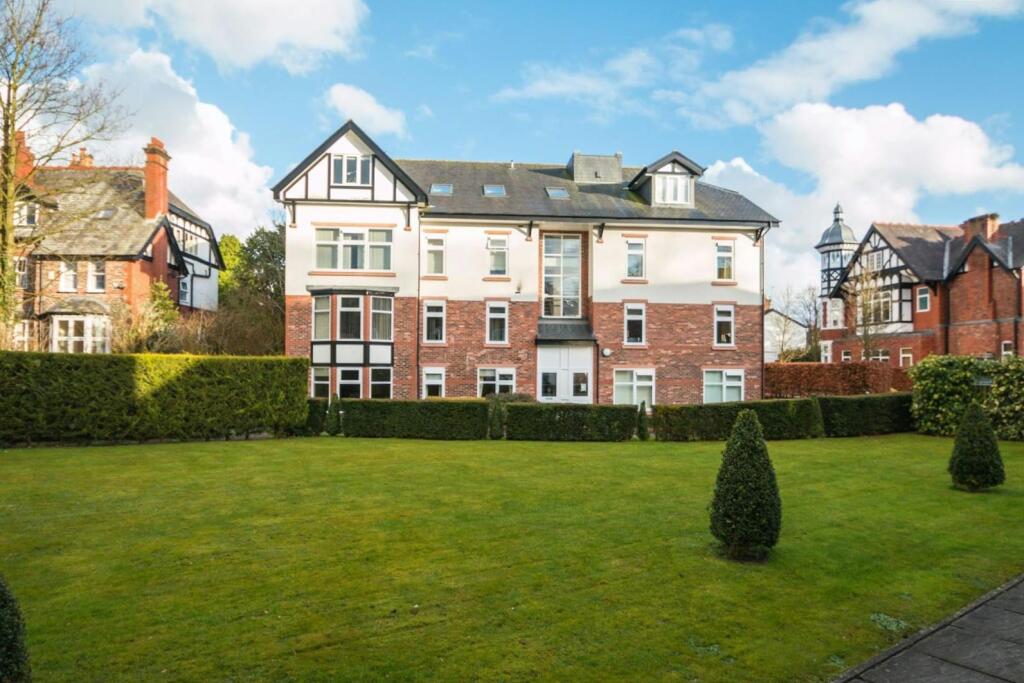 3 bed Penthouse for rent in Altrincham. From Watersons - Hale