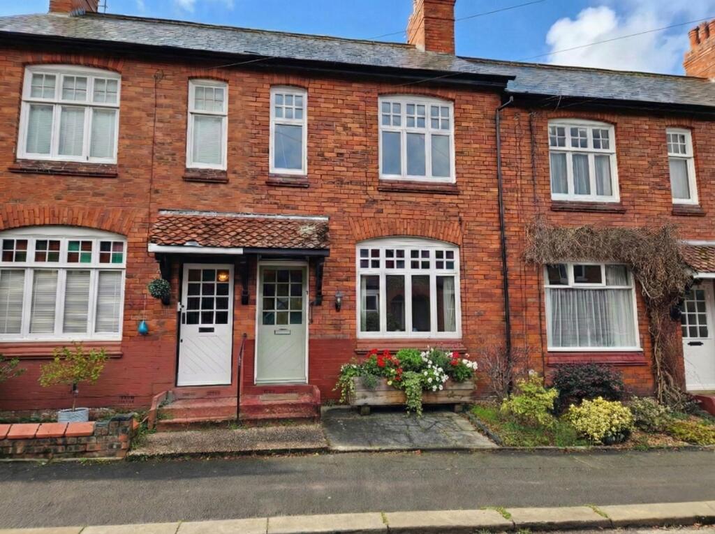 3 bed Mid Terraced House for rent in Altrincham. From Watersons - Hale