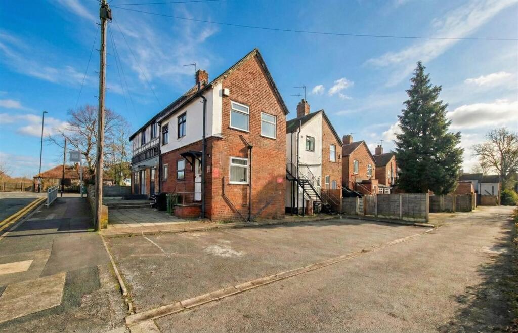 1 bed Apartment for rent in Altrincham. From Watersons - Hale