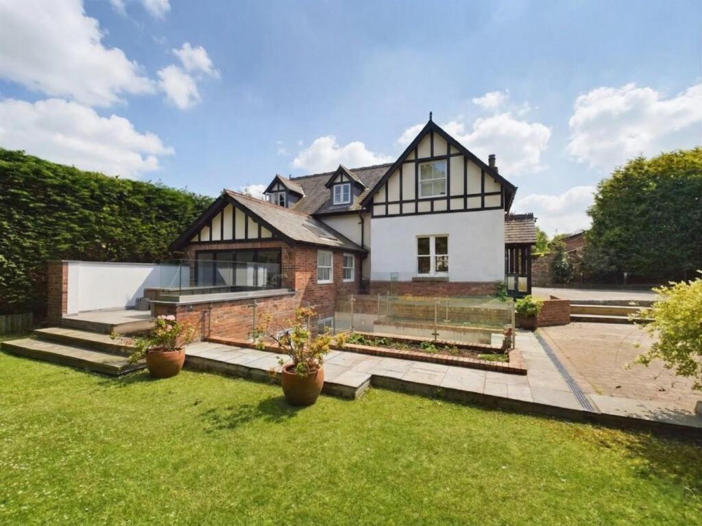 5 bed Detached for rent in Altrincham. From Watersons - Hale 5 bed Detached for rent in Altrincham. From Watersons - Hale