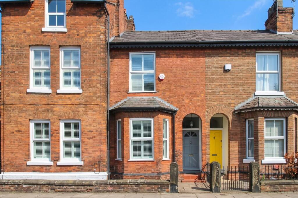 3 bed Mid Terraced House for rent in Altrincham. From Watersons - Hale