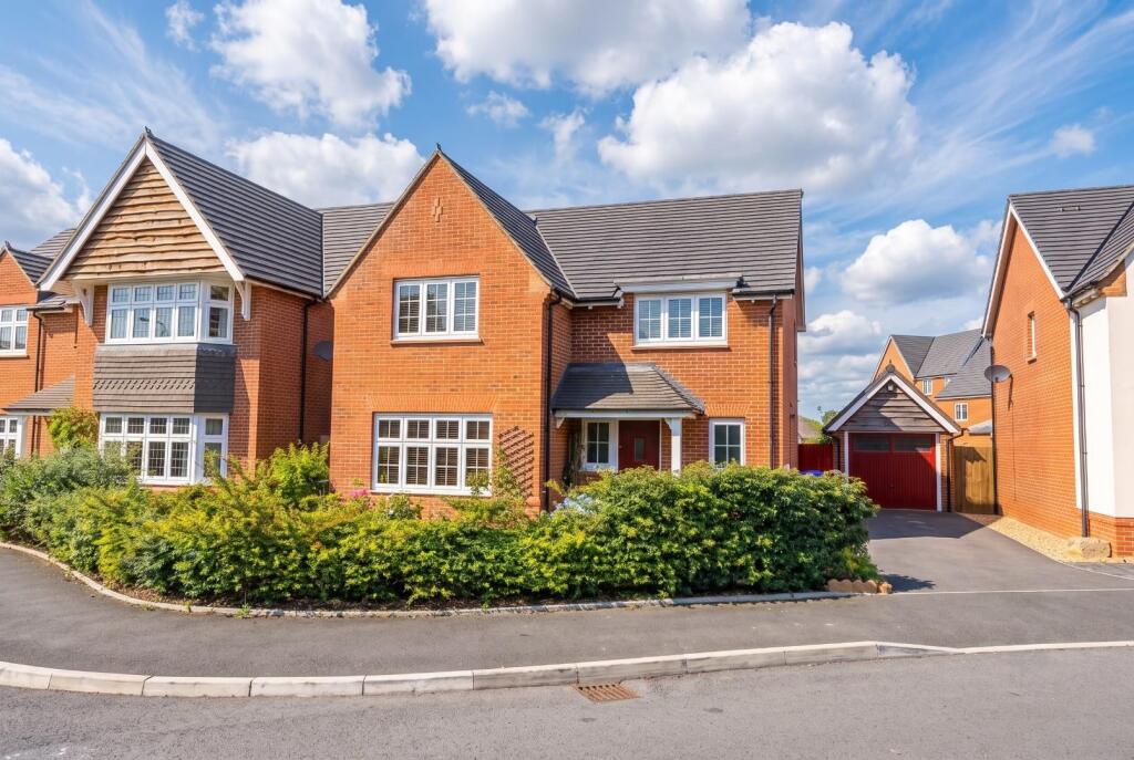 4 bed Detached for rent in Altrincham. From Watersons - Hale 4 bed Detached for rent in Altrincham. From Watersons - Hale