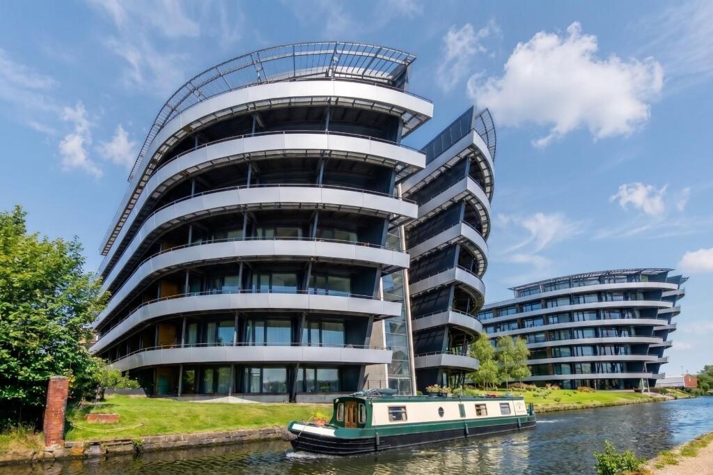 2 bed Apartment for rent in Altrincham. From Watersons - Hale