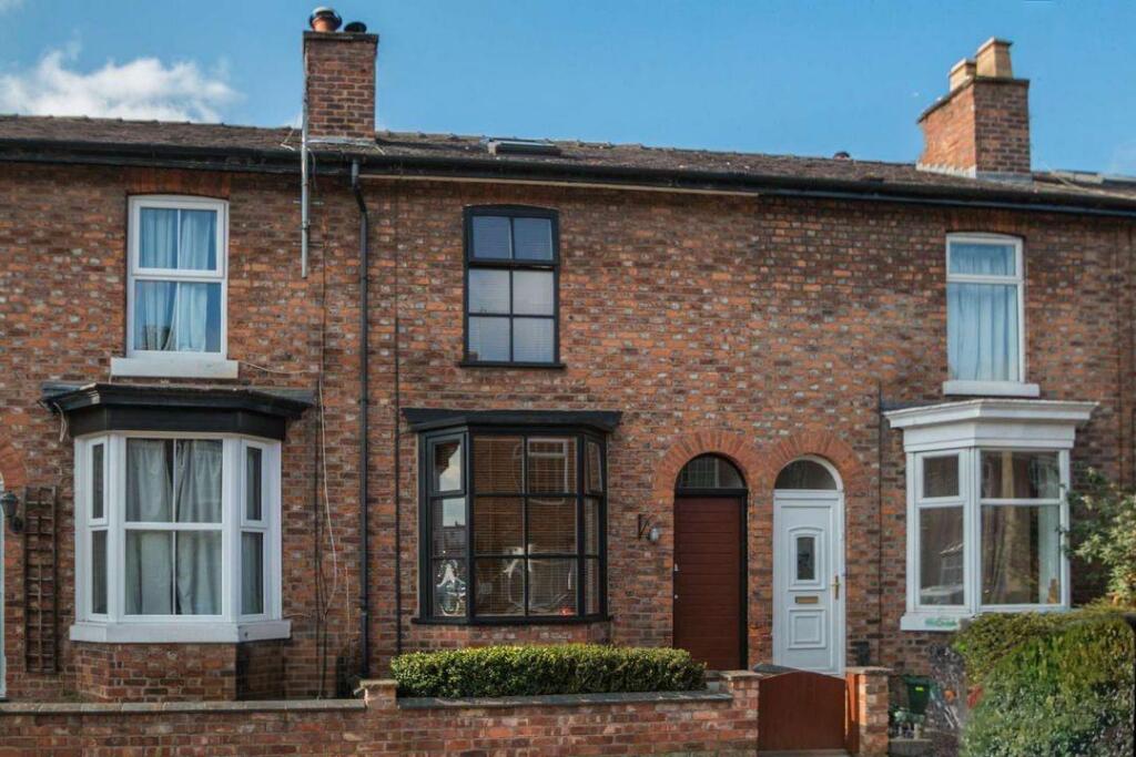 3 bed Mid Terraced House for rent in Altrincham. From Watersons - Hale