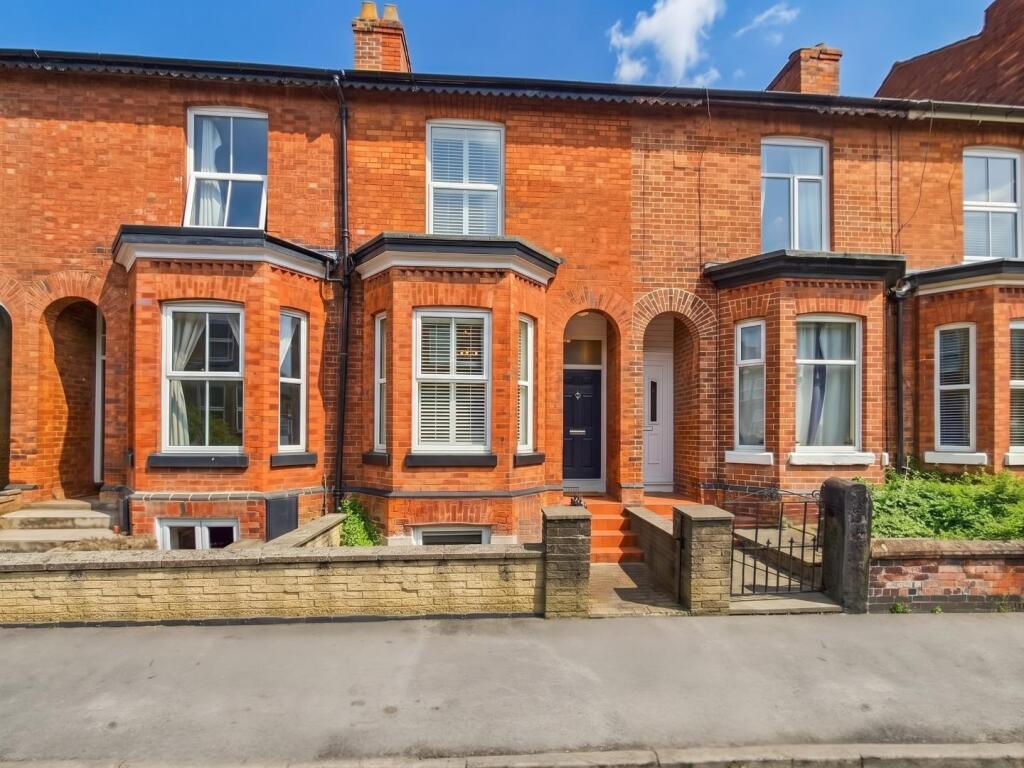 3 bed Mid Terraced House for rent in Altrincham. From Watersons - Hale