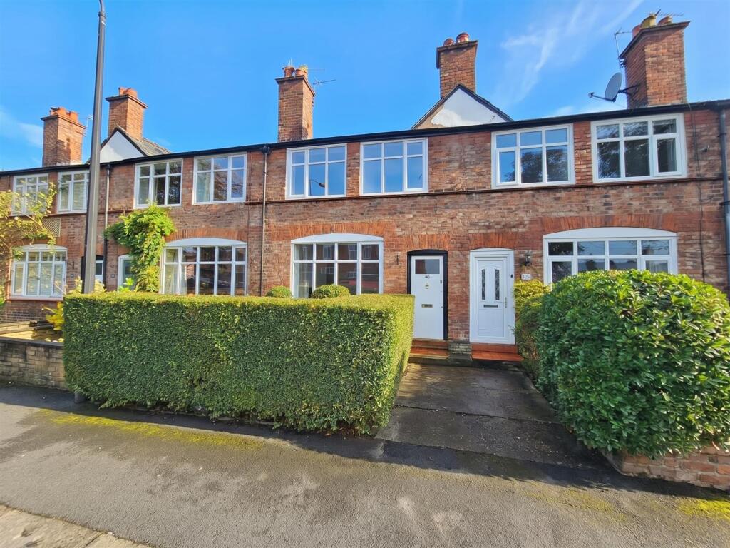 2 bed Mid Terraced House for rent in Altrincham. From Watersons - Hale