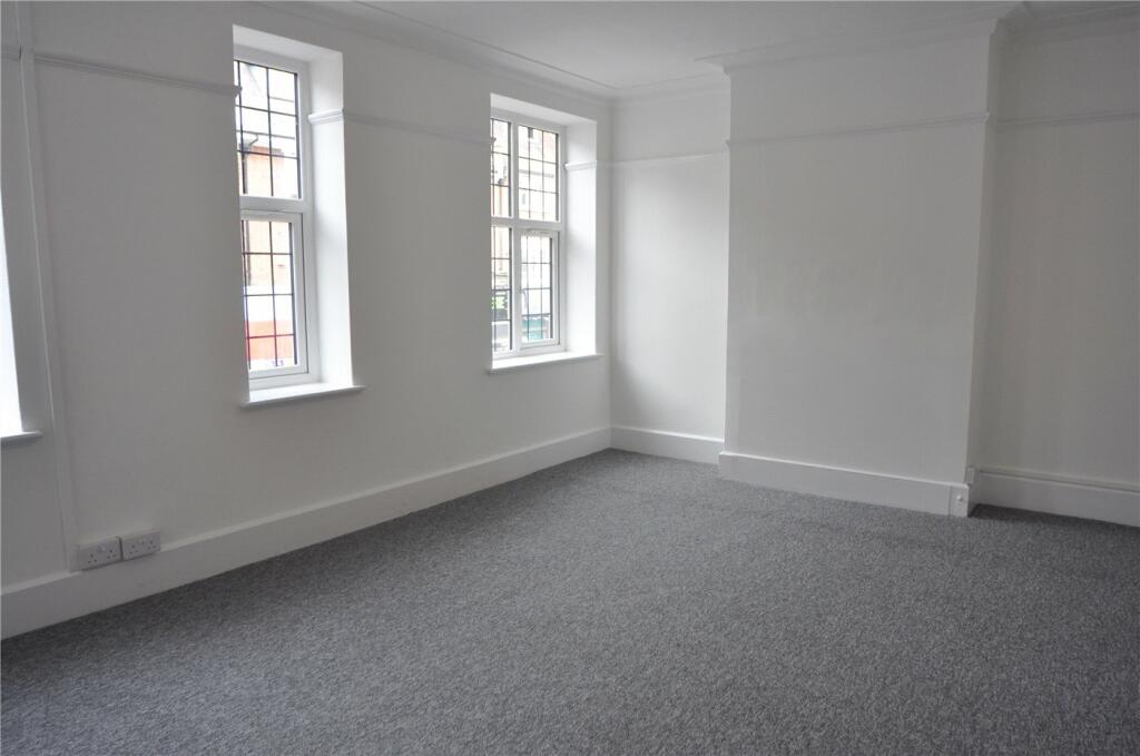 3 bed Apartment for rent in London. From Winkworth  - Palmers Green