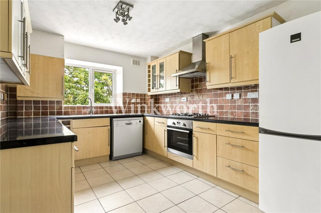 2 bed Apartment for rent in London. From Winkworth - Palmers Green