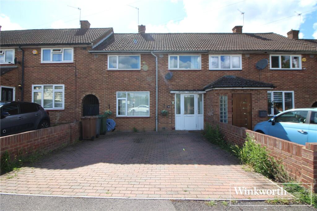 3 bed Mid Terraced House for rent in Borehamwood. From Winkworth - Elstree & Borehamwood 3 bed Mid Terraced House for rent in Borehamwood. From Winkworth - Elstree & Borehamwood