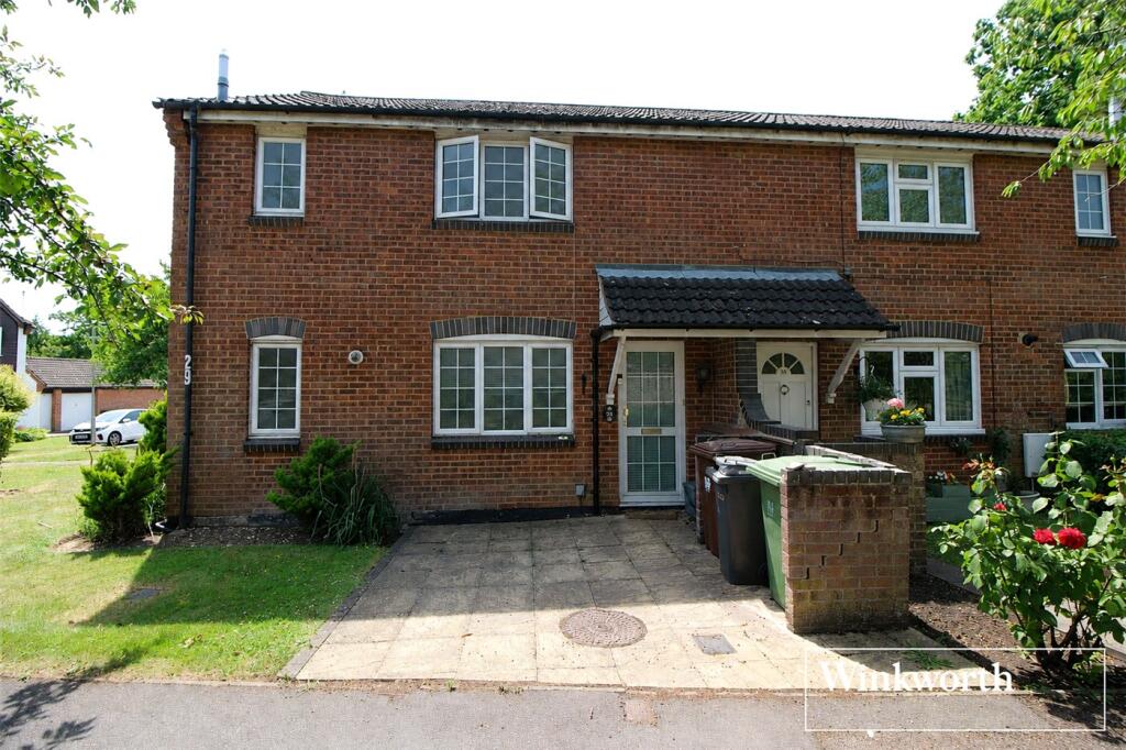 1 bed Mid Terraced House for rent in Borehamwood. From Winkworth - Elstree & Borehamwood
