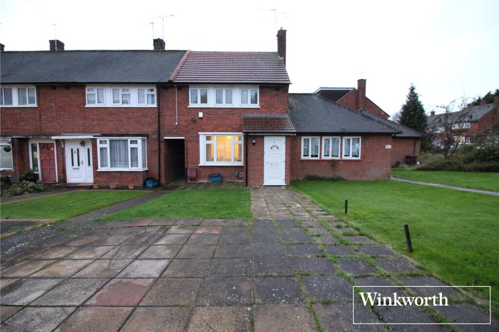 3 bed Mid Terraced House for rent in Green Street. From Winkworth - Elstree & Borehamwood