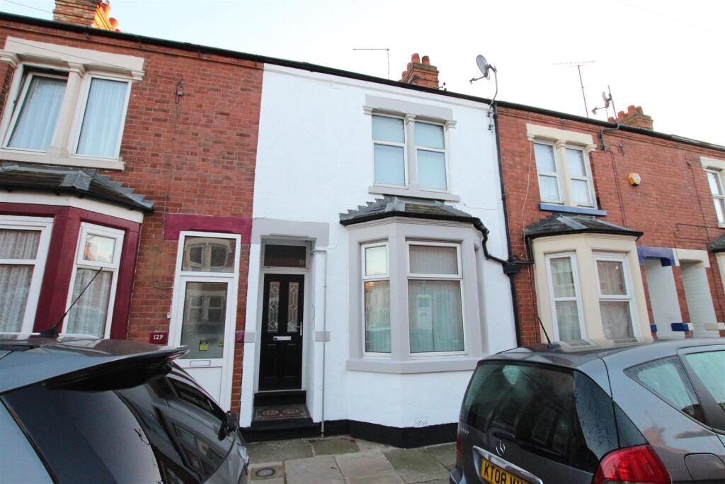 4 bed Detached for rent in Northampton. From Whites Estate Agents - Northampton