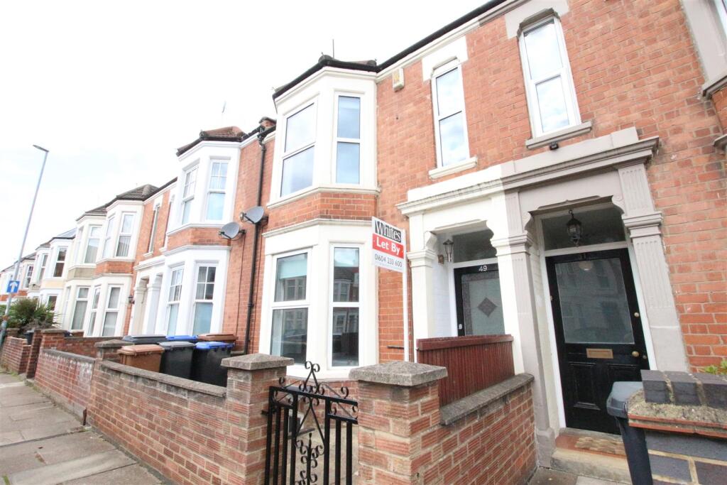 5 bed Mid Terraced House for rent in Northampton. From Whites Estate Agents - Northampton