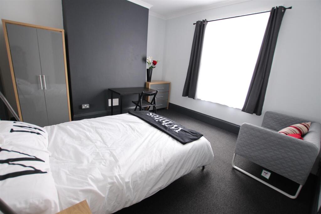 6 bed Detached for rent in Northampton. From Whites Estate Agents - Northampton