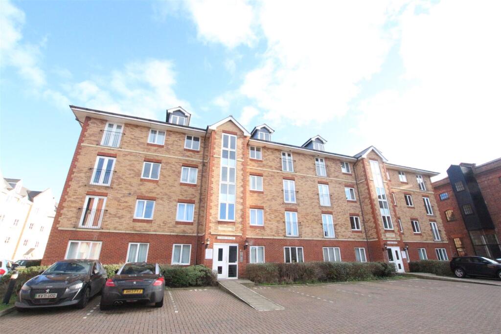 2 bed Private Halls for rent in Northampton. From Whites Estate Agents - Northampton 2 bed Private Halls for rent in Northampton. From Whites Estate Agents - Northampton