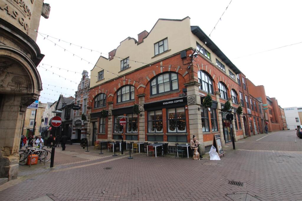 1 bed Private Halls for rent in Northampton. From Whites Estate Agents - Northampton