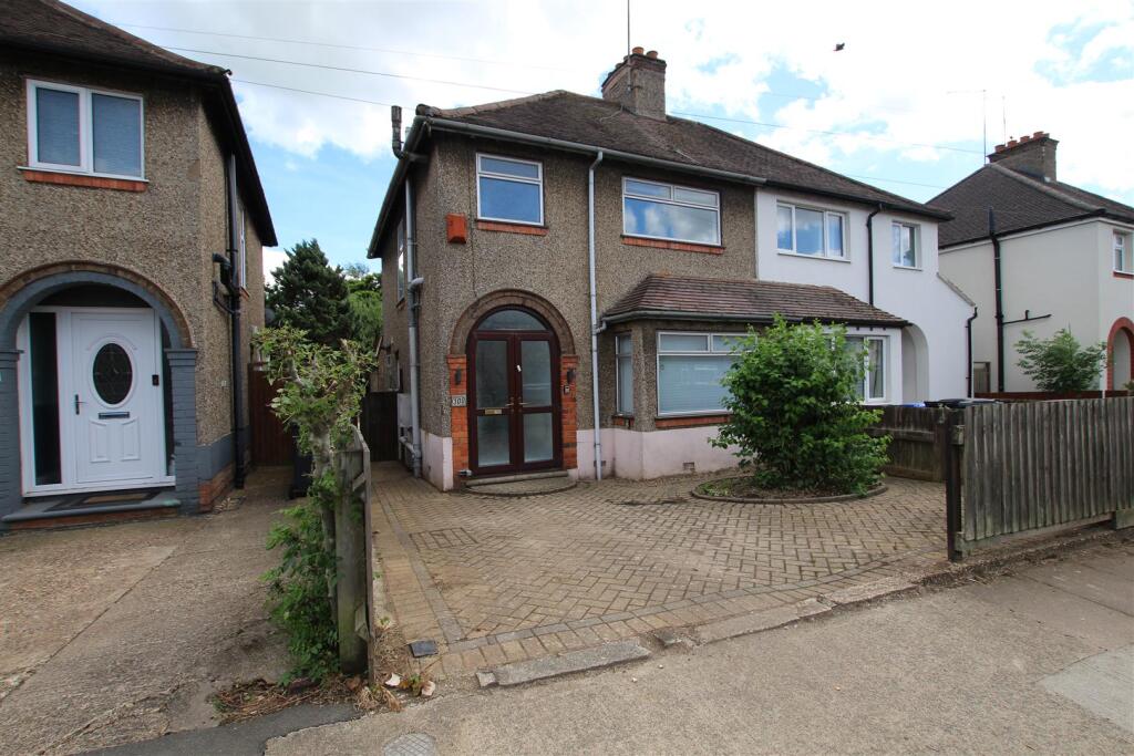 3 bed Detached for rent in Moulton. From Whites Estate Agents - Northampton 3 bed Detached for rent in Moulton. From Whites Estate Agents - Northampton