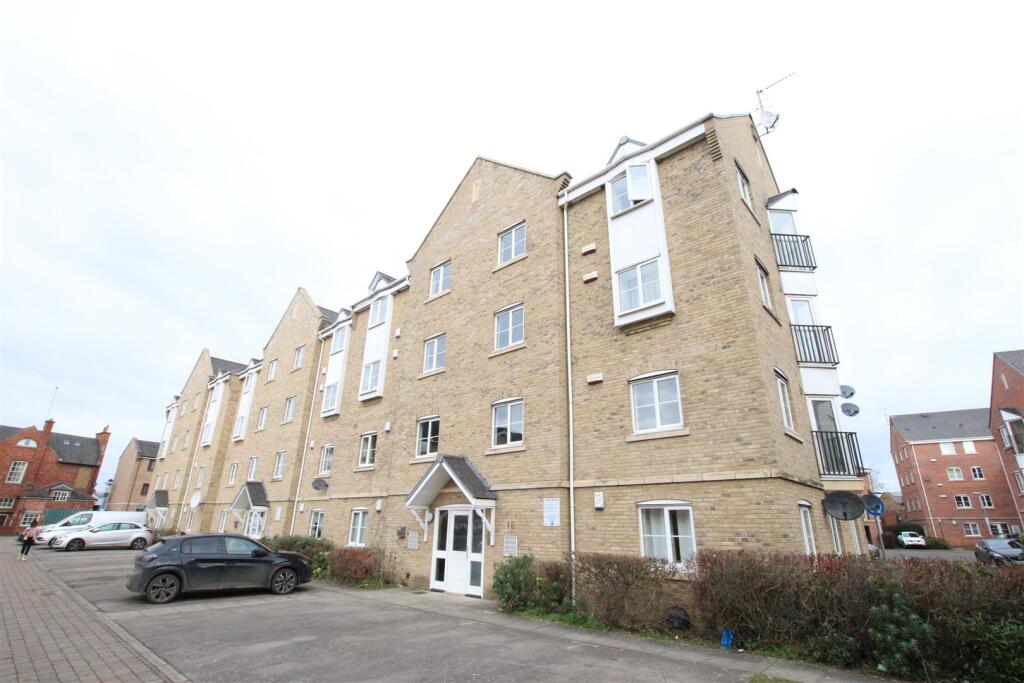 2 bed Private Halls for rent in Great Houghton. From Whites Estate Agents - Northampton