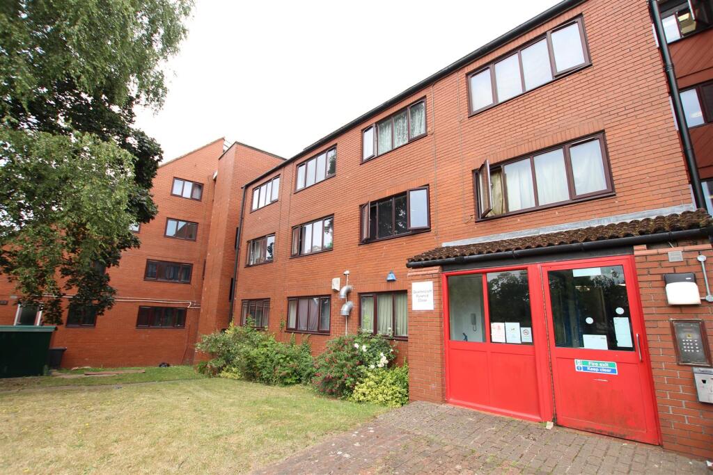 2 bed 1st Floor Flat for rent in Northampton. From Whites Estate Agents - Northampton