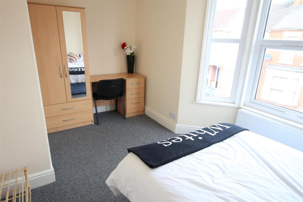 1 bed House Share for rent in Collingtree. From Whites Estate Agents - Northampton