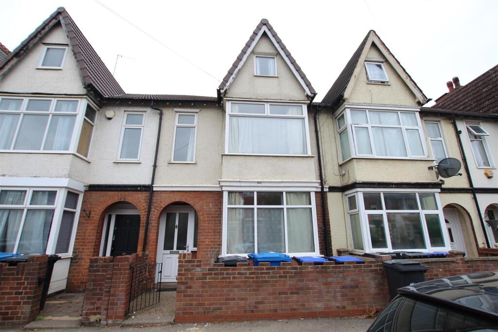 4 bed Detached for rent in Boughton. From Whites Estate Agents - Northampton 4 bed Detached for rent in Boughton. From Whites Estate Agents - Northampton
