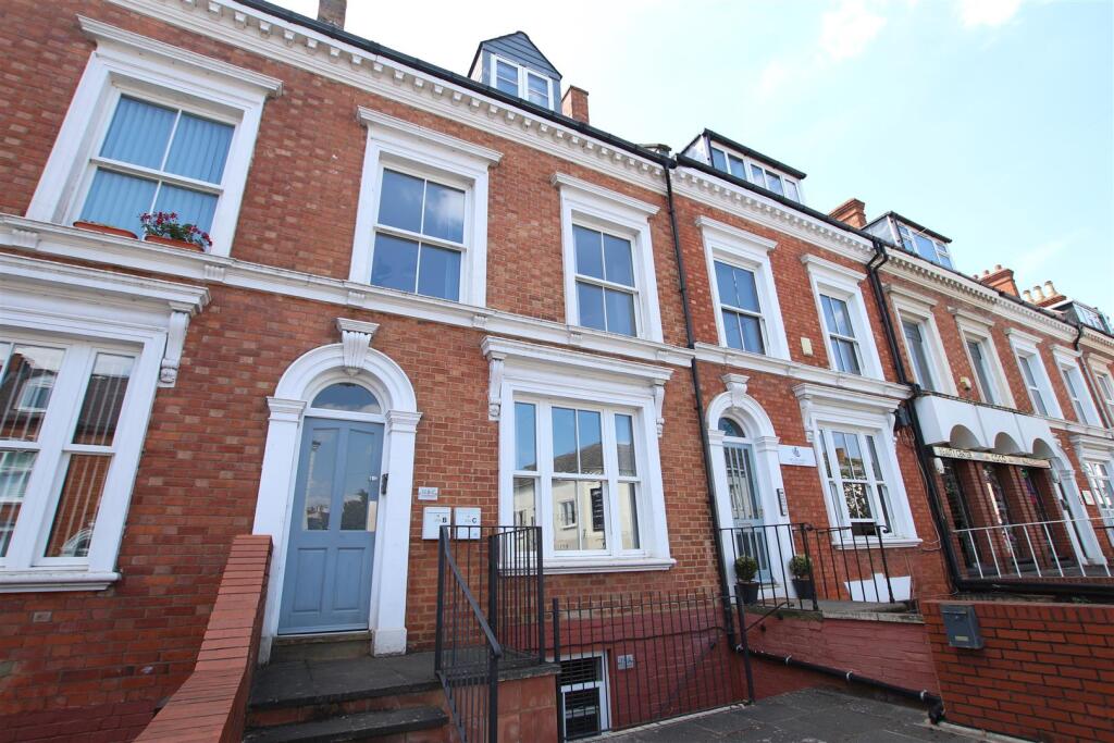2 bed 1st Floor Flat for rent in Northampton. From Whites Estate Agents - Northampton
