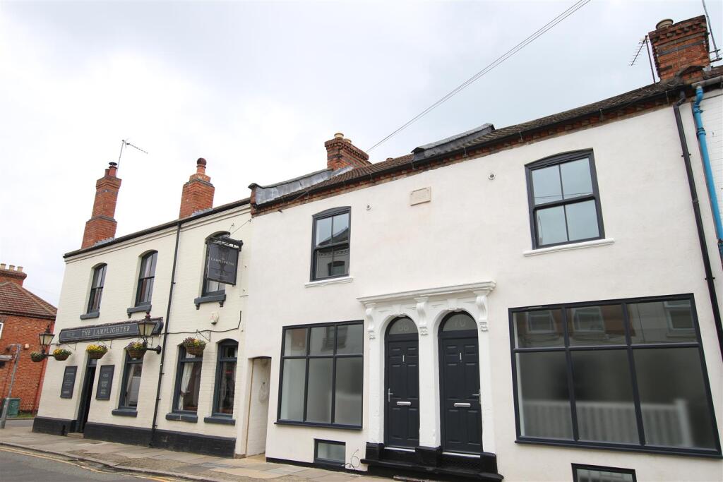 2 bed 1st Floor Flat for rent in Northampton. From Whites Estate Agents - Northampton