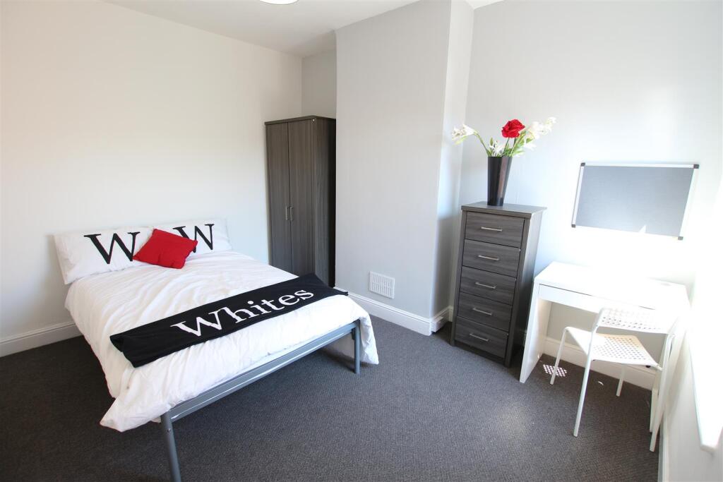 5 bed House Share for rent in Northampton. From Whites Estate Agents - Northampton