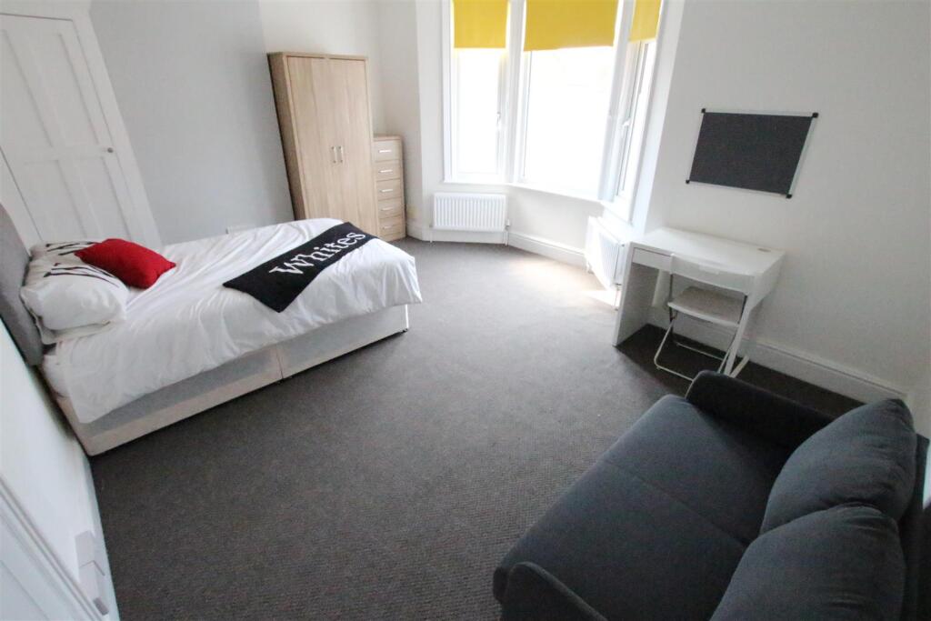 6 bed House Share for rent in Northampton. From Whites Estate Agents - Northampton 6 bed House Share for rent in Northampton. From Whites Estate Agents - Northampton