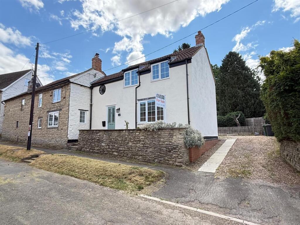 4 bed Semi Detached for rent in Northampton. From Whites Estate Agents - Northampton