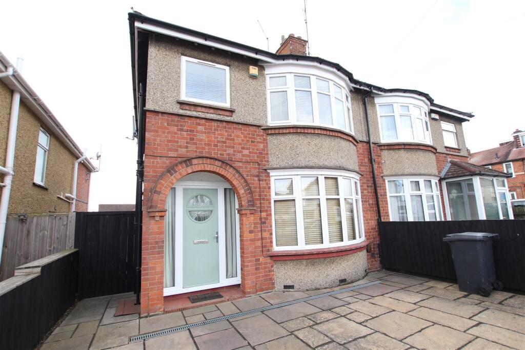 3 bed Detached for rent in Northampton. From Whites Estate Agents - Northampton