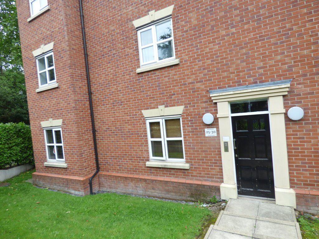 2 bed Mid Terraced House for rent in Gatley. From Rooftops Letting & Management Ltd - Wilmslow
