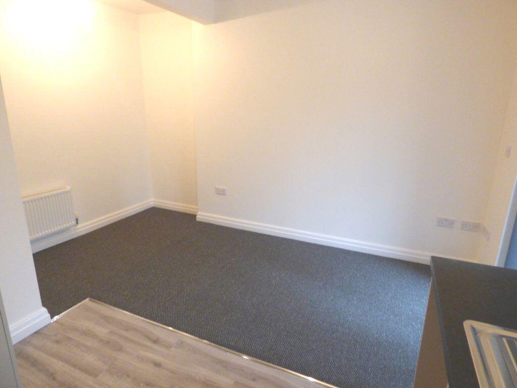 2 bed Apartment for rent in Sale. From Rooftops Letting & Management Ltd - Wilmslow