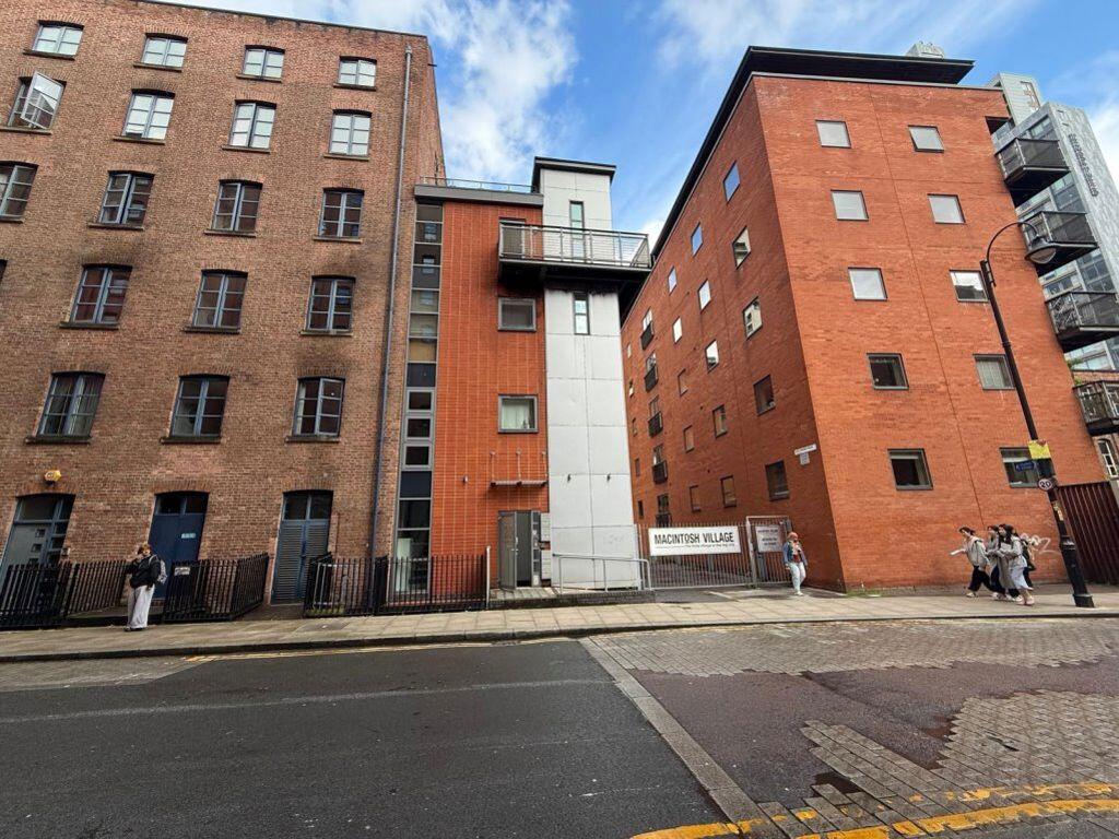 2 bed Apartment for rent in Manchester. From Rooftops Letting & Management Ltd - Wilmslow 2 bed Apartment for rent in Manchester. From Rooftops Letting & Management Ltd - Wilmslow