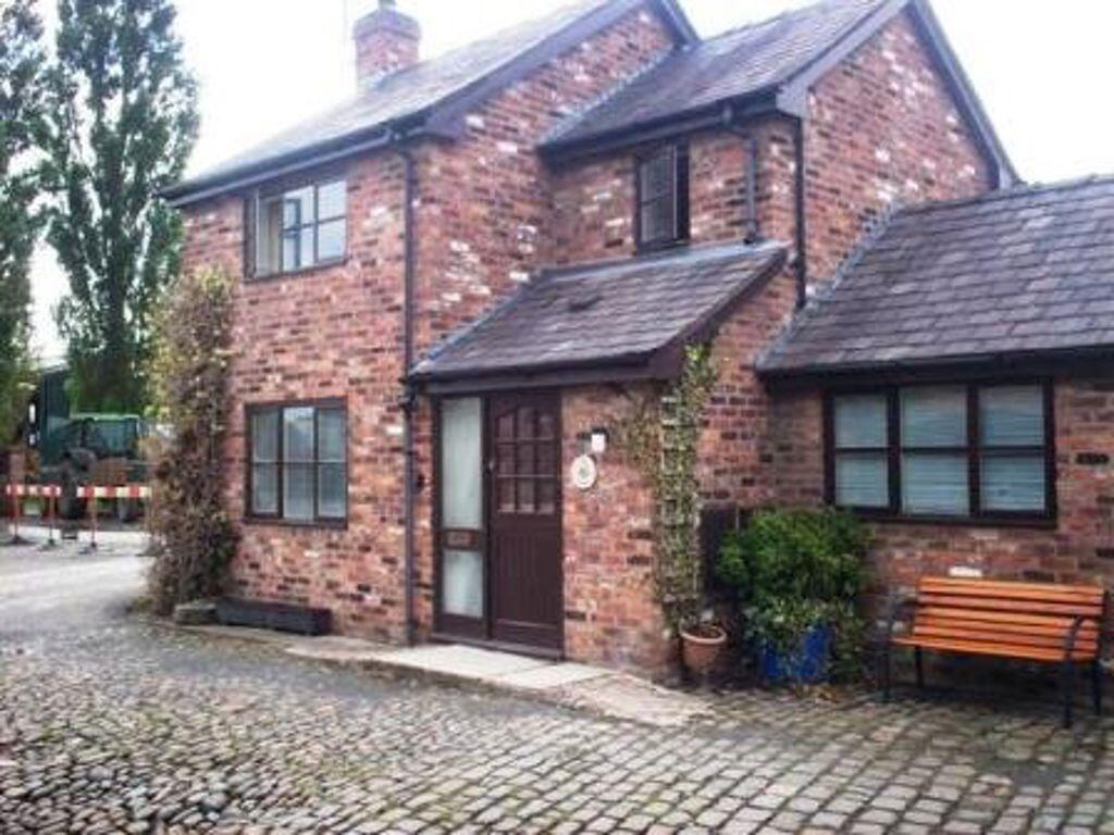 1 bed Cottage for rent in Hazel Grove. From Rooftops Letting & Management Ltd - Wilmslow 1 bed Cottage for rent in Hazel Grove. From Rooftops Letting & Management Ltd - Wilmslow