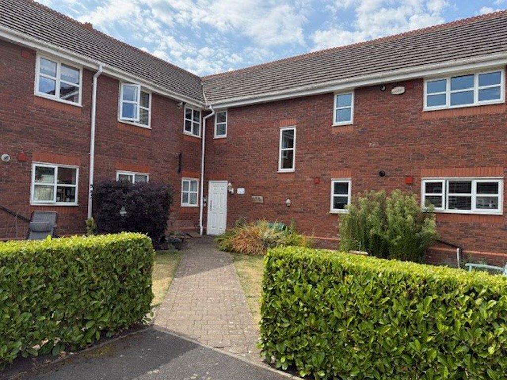 2 bed Apartment for rent in Sale. From Rooftops Letting & Management Ltd - Wilmslow