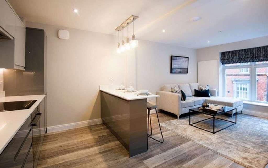 1 bed Apartment for rent in Alderley Edge. From Rooftops Letting & Management Ltd - Wilmslow 1 bed Apartment for rent in Alderley Edge. From Rooftops Letting & Management Ltd - Wilmslow