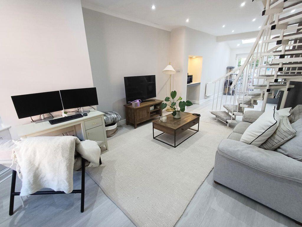2 bed Mid Terraced House for rent in Alderley Edge. From Rooftops Letting & Management Ltd - Wilmslow 2 bed Mid Terraced House for rent in Alderley Edge. From Rooftops Letting & Management Ltd - Wilmslow